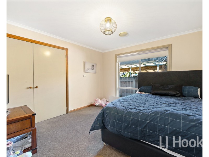 18 Elm Way, Jerrabomberra NSW 2619