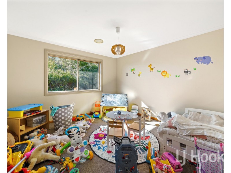 18 Elm Way, Jerrabomberra NSW 2619