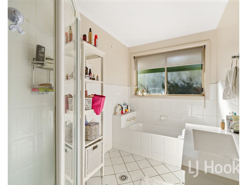 18 Elm Way, Jerrabomberra NSW 2619