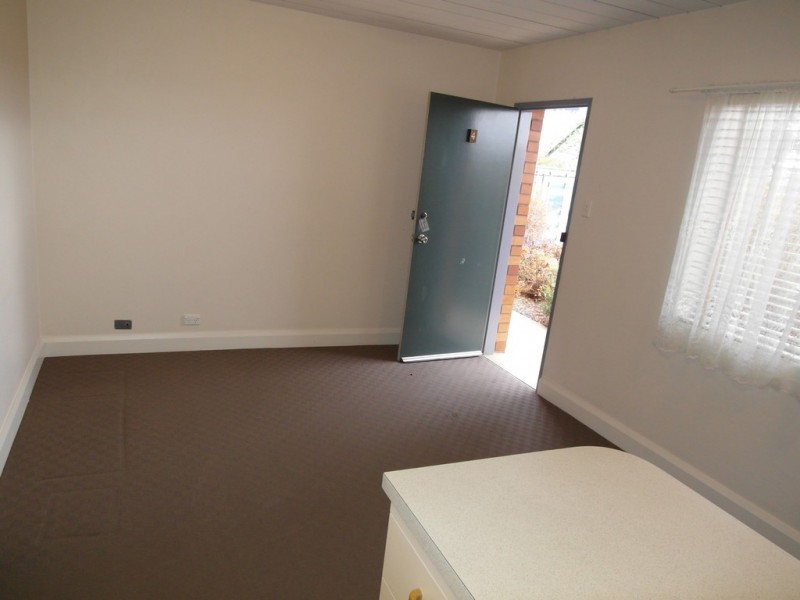 4/20 Charles Street, Queanbeyan NSW 2620