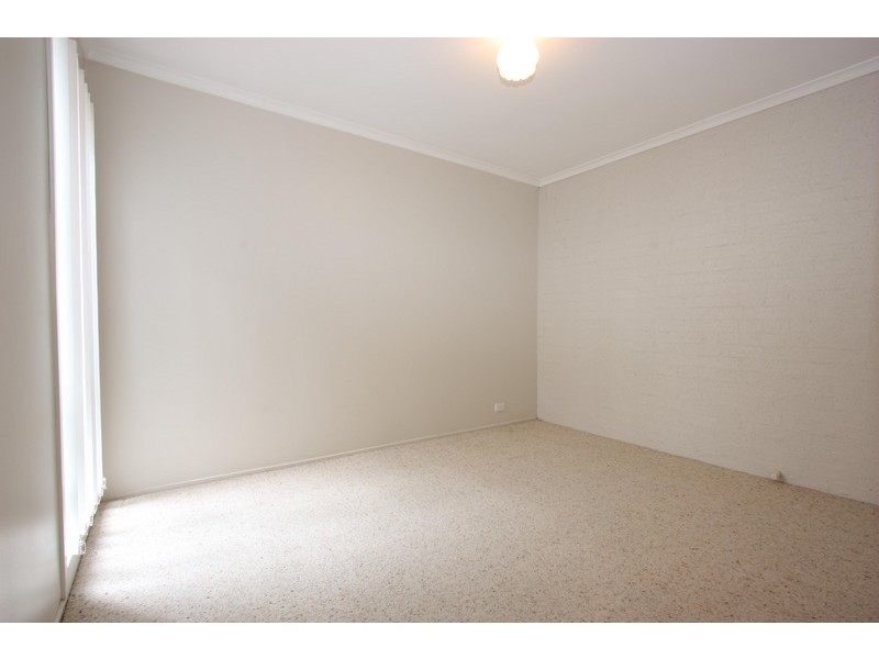 10/17 Elm Way, Jerrabomberra NSW 2619