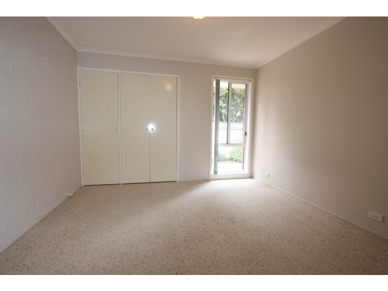 10/17 Elm Way, Jerrabomberra NSW 2619