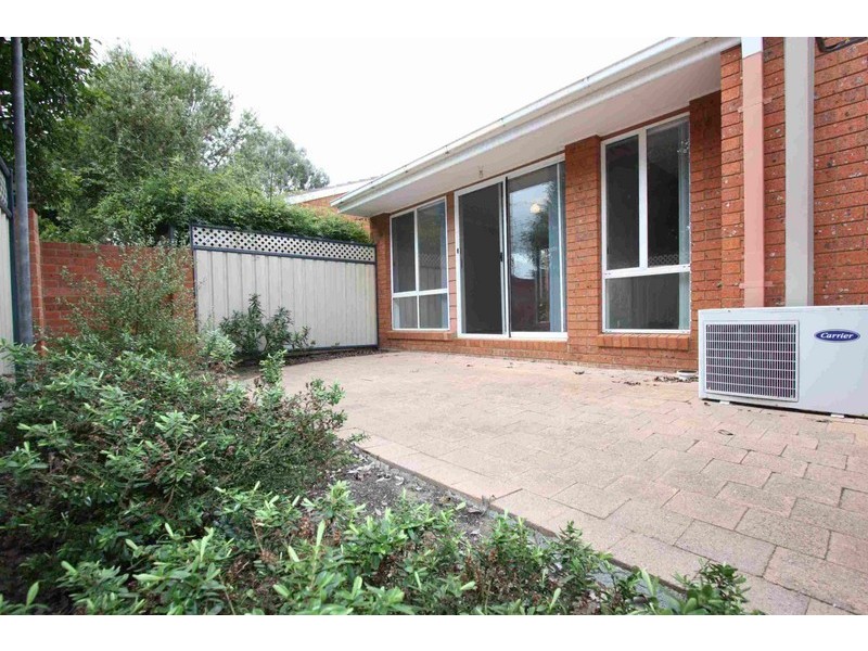 10/17 Elm Way, Jerrabomberra NSW 2619