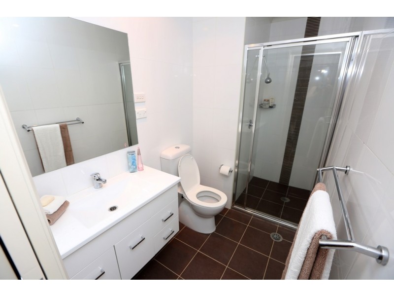 2/6 Adams Street, Queanbeyan NSW 2620