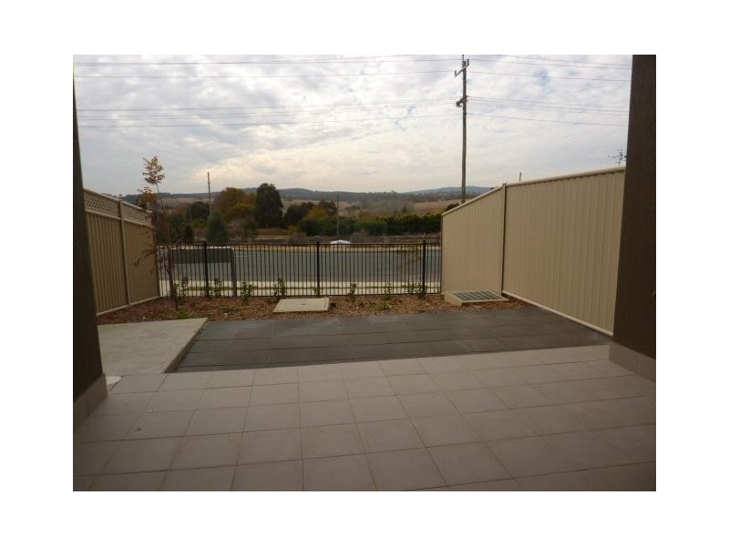 1/88 Derrima Road, Queanbeyan NSW 2620