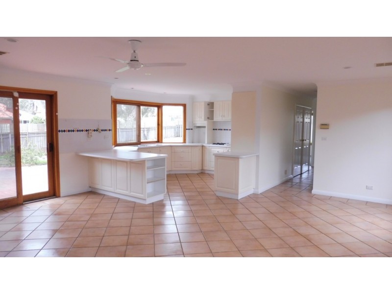 7 Forest Drive, Jerrabomberra NSW 2619