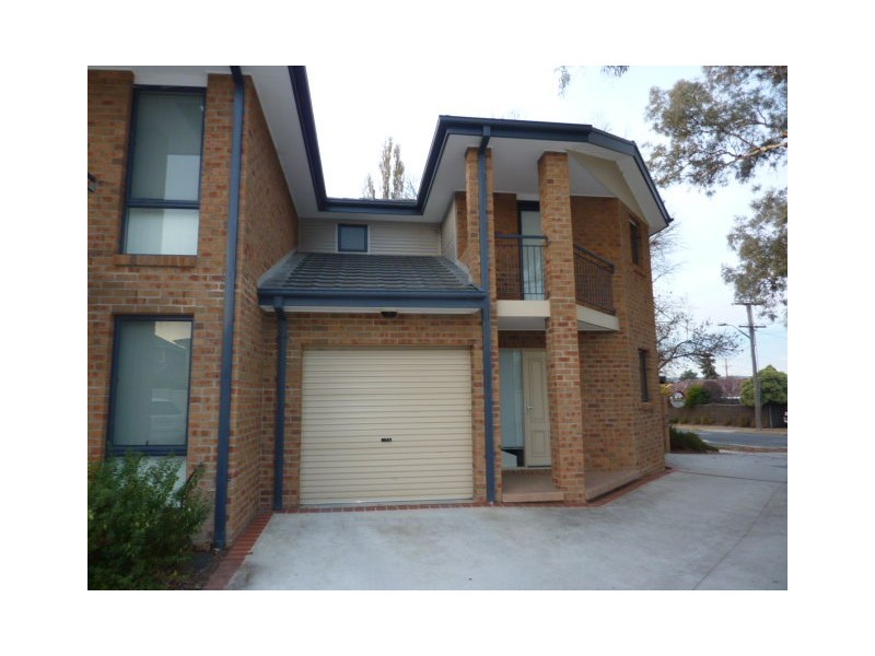 1/19 Donald Road, Queanbeyan NSW 2620