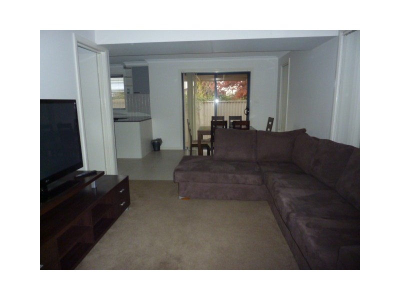 1/19 Donald Road, Queanbeyan NSW 2620