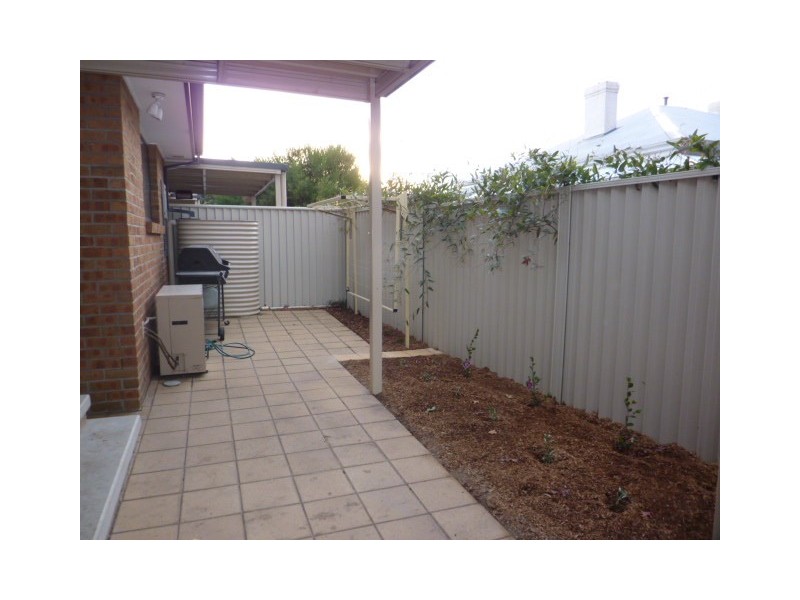 1/19 Donald Road, Queanbeyan NSW 2620