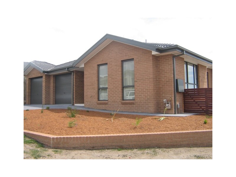 16 Donoghue Crescent, Queanbeyan East NSW 2620