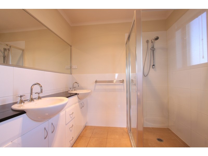 4 Goolara Place, Jerrabomberra NSW 2619