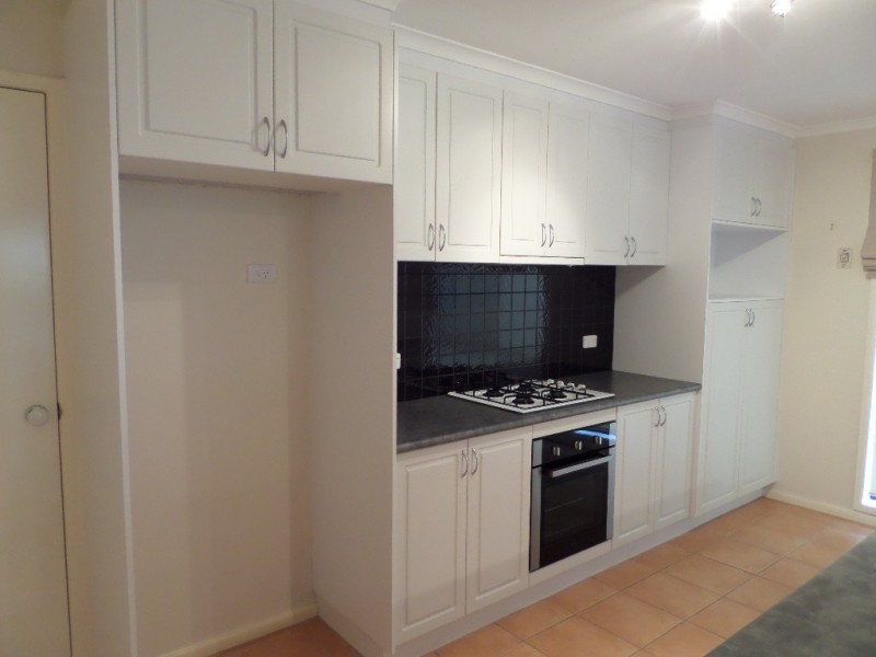 1/136 Halloran Drive, Jerrabomberra NSW 2619