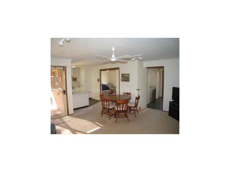 5 Birch Way, Jerrabomberra NSW 2619