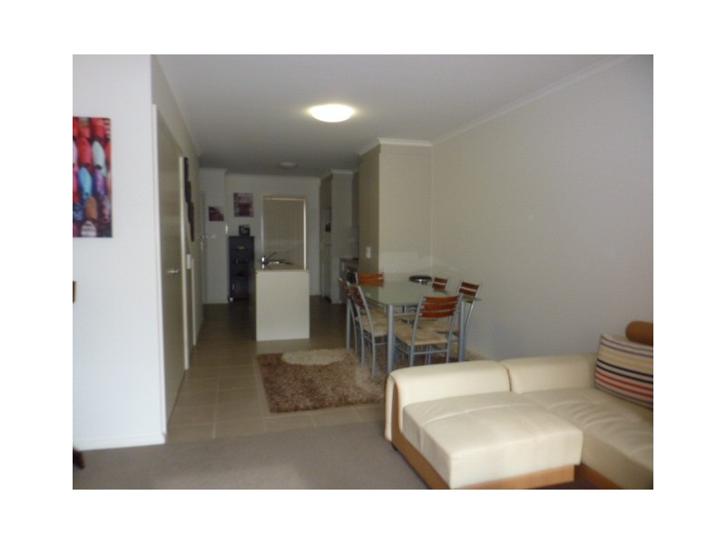 2/2 McIntosh Street, Queanbeyan NSW 2620