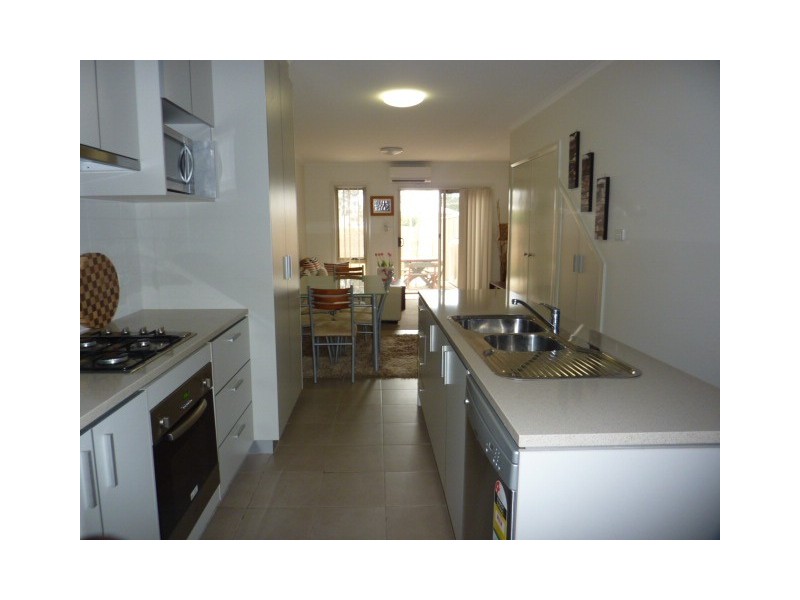 2/2 McIntosh Street, Queanbeyan NSW 2620