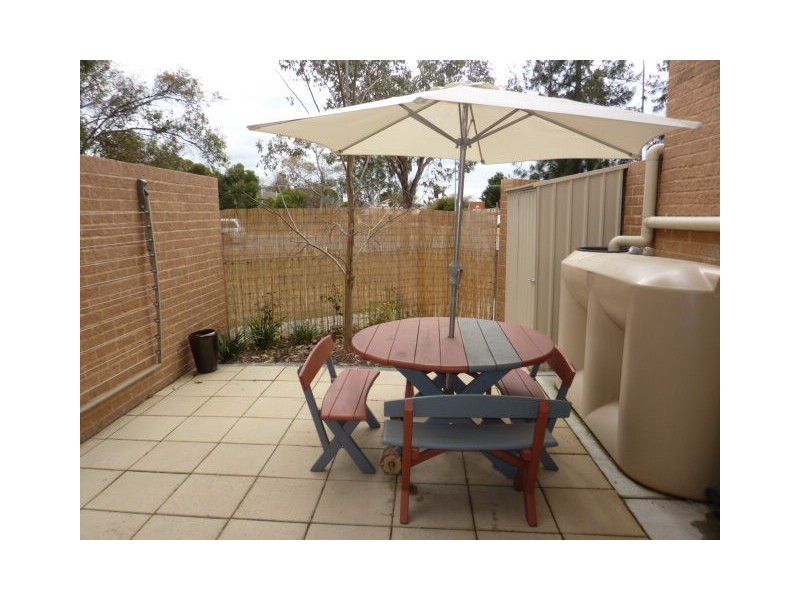 2/2 McIntosh Street, Queanbeyan NSW 2620