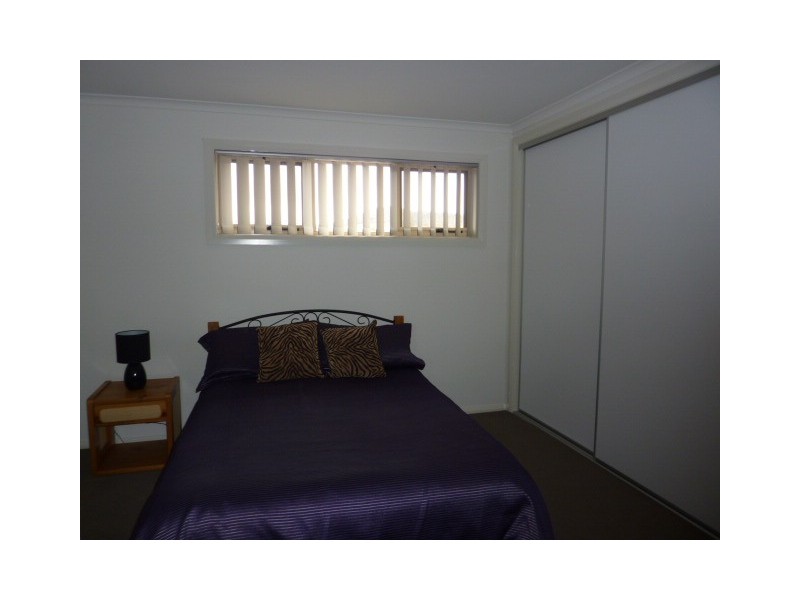 2/2 McIntosh Street, Queanbeyan NSW 2620