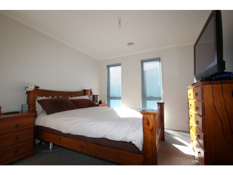 2/34-36 Pannamena Crescent, Jerrabomberra NSW 2619