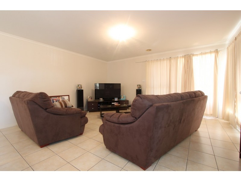 2/34-36 Pannamena Crescent, Jerrabomberra NSW 2619