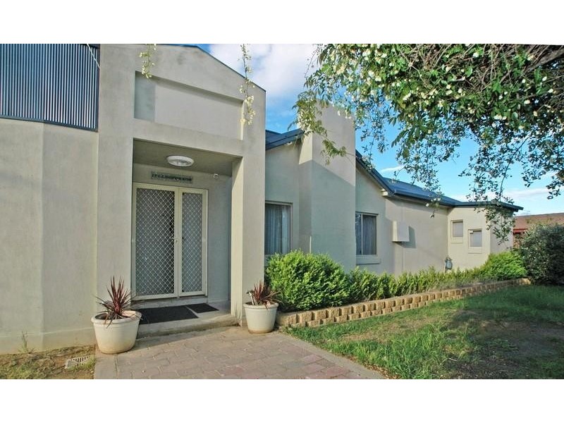 15 Munro Road, Queanbeyan NSW 2620