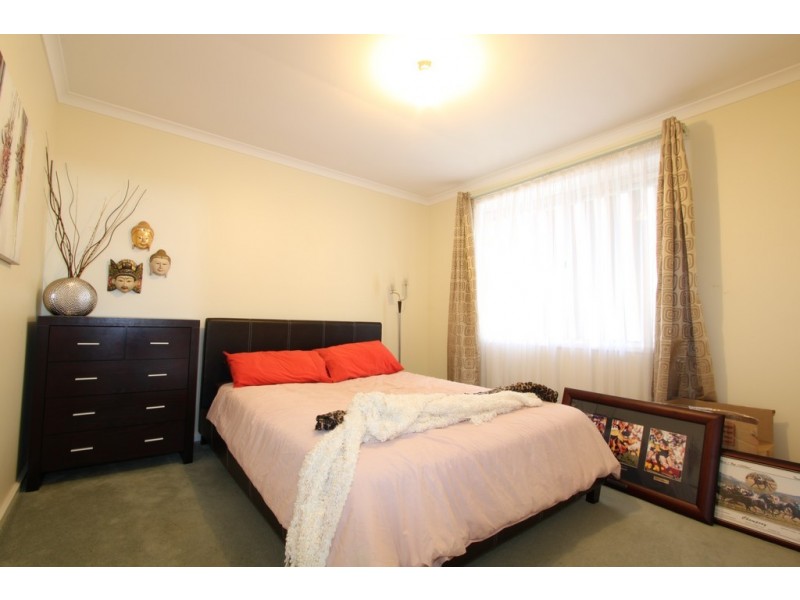 19 Crinoline, Queanbeyan NSW 2620