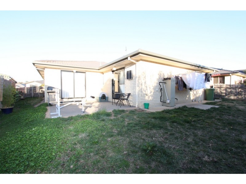 19 Tooroonga Crescent, Jerrabomberra NSW 2619