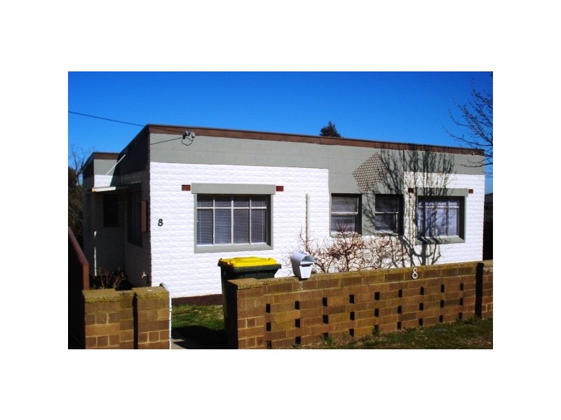 8 O’Neil Street, Queanbeyan NSW 2620