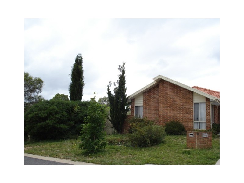 1/8 Darmody Place, Jerrabomberra NSW 2619