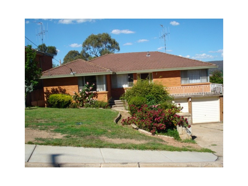4 Crinoline Street, Queanbeyan NSW 2620