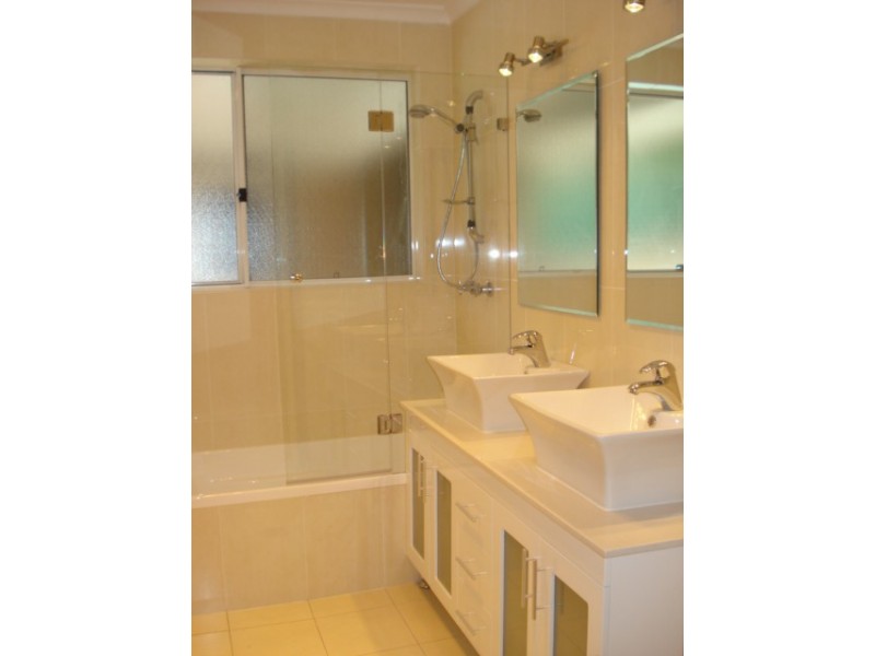 53 Ullamulla Crescent, Queanbeyan NSW 2620