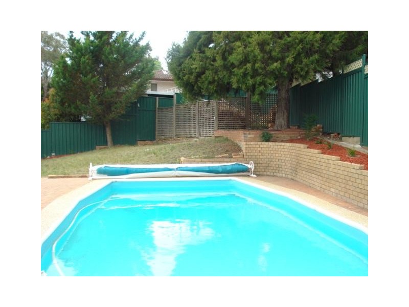 53 Ullamulla Crescent, Queanbeyan NSW 2620