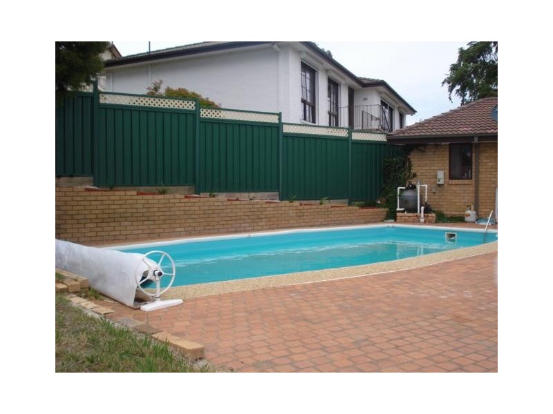 53 Ullamulla Crescent, Queanbeyan NSW 2620