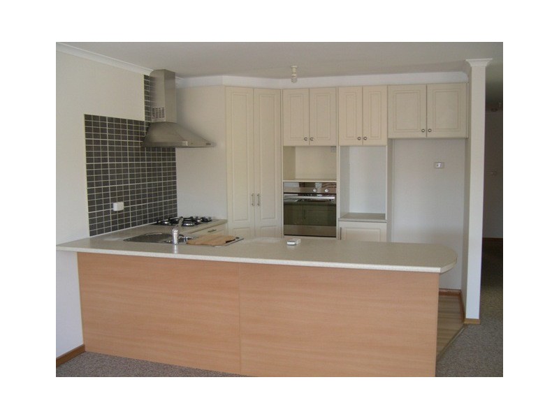 2/14 Caroline Place, Queanbeyan NSW 2620