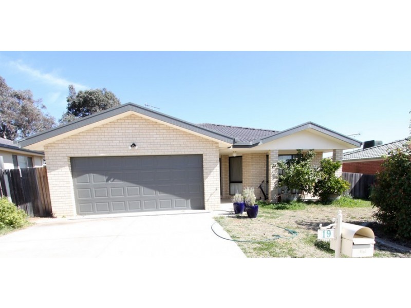 19 Tooroonga Crescent, Jerrabomberra NSW 2619