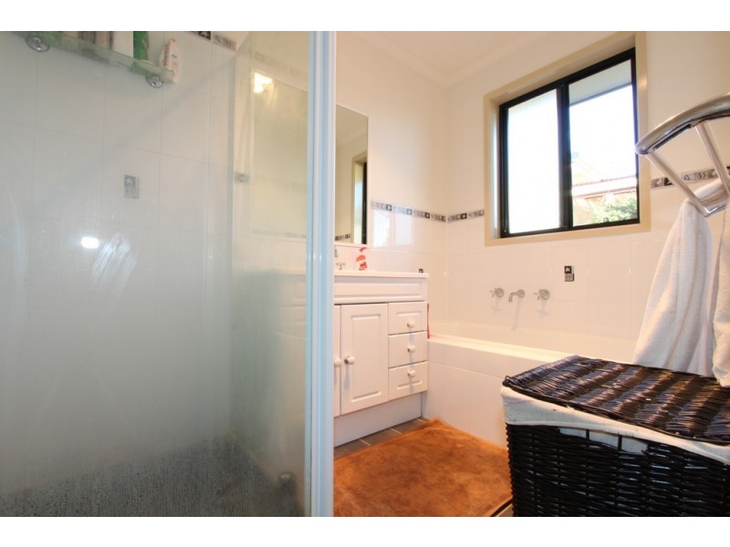 19 Tooroonga Crescent, Jerrabomberra NSW 2619