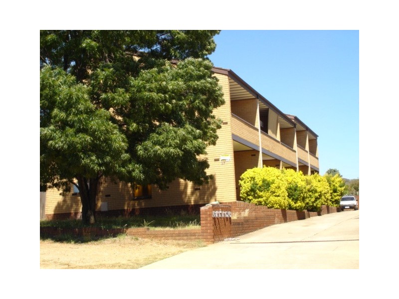 1/27 Mowatt Street, Queanbeyan NSW 2620