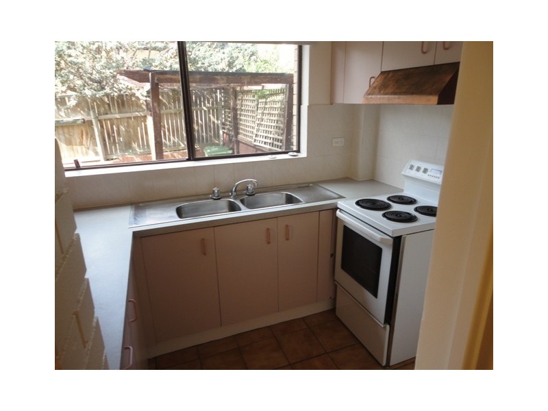 1/27 Mowatt Street, Queanbeyan NSW 2620