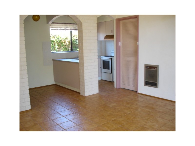 1/27 Mowatt Street, Queanbeyan NSW 2620