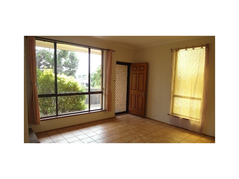 1/27 Mowatt Street, Queanbeyan NSW 2620