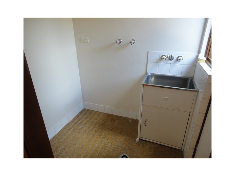 1/27 Mowatt Street, Queanbeyan NSW 2620