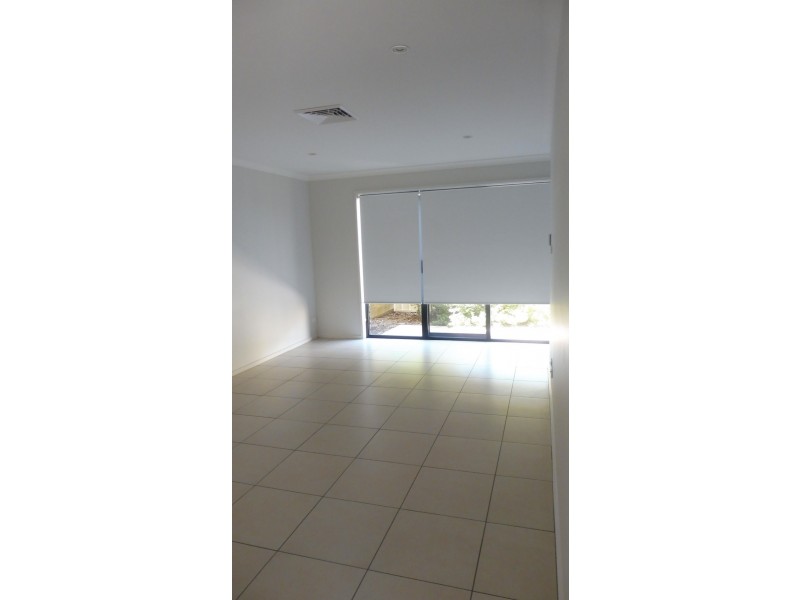 8/36 Cameron Road, Queanbeyan NSW 2620