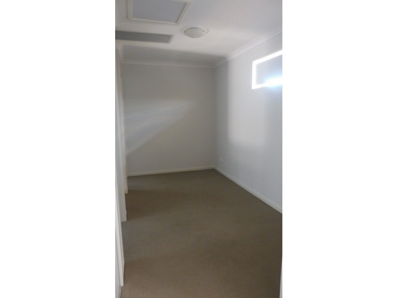 8/36 Cameron Road, Queanbeyan NSW 2620