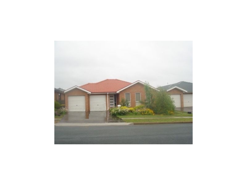 9  Richard Avenue, Queanbeyan NSW 2620