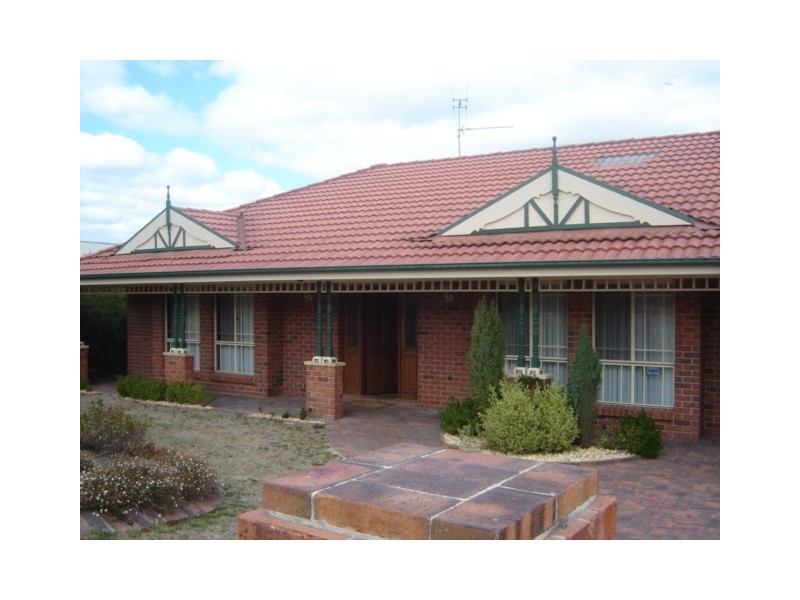 69 Bicentennial Drive, Jerrabomberra NSW 2619