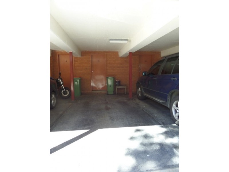 17/5 Mowatt Street, Queanbeyan NSW 2620