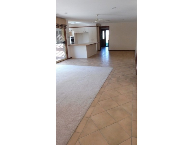 69 Bicentennial Drive, Jerrabomberra NSW 2619