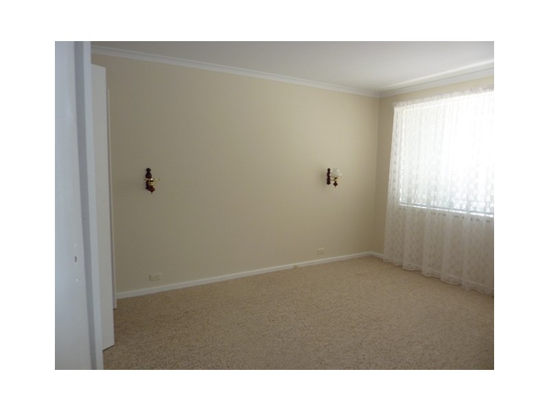 18 Pindari Crescent, Queanbeyan NSW 2620