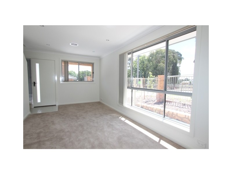 10/12 Mulloon Street, Queanbeyan NSW 2620