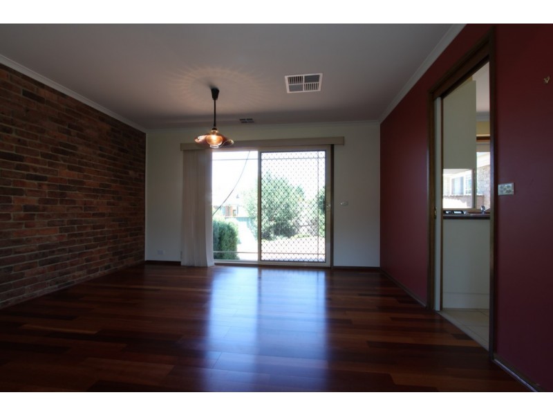 5 Baden Place, Queanbeyan NSW 2620