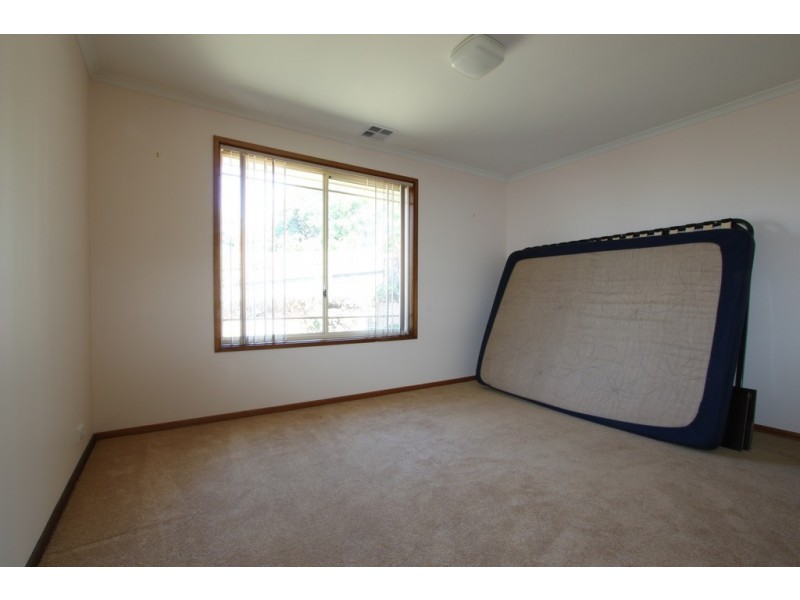 5 Baden Place, Queanbeyan NSW 2620